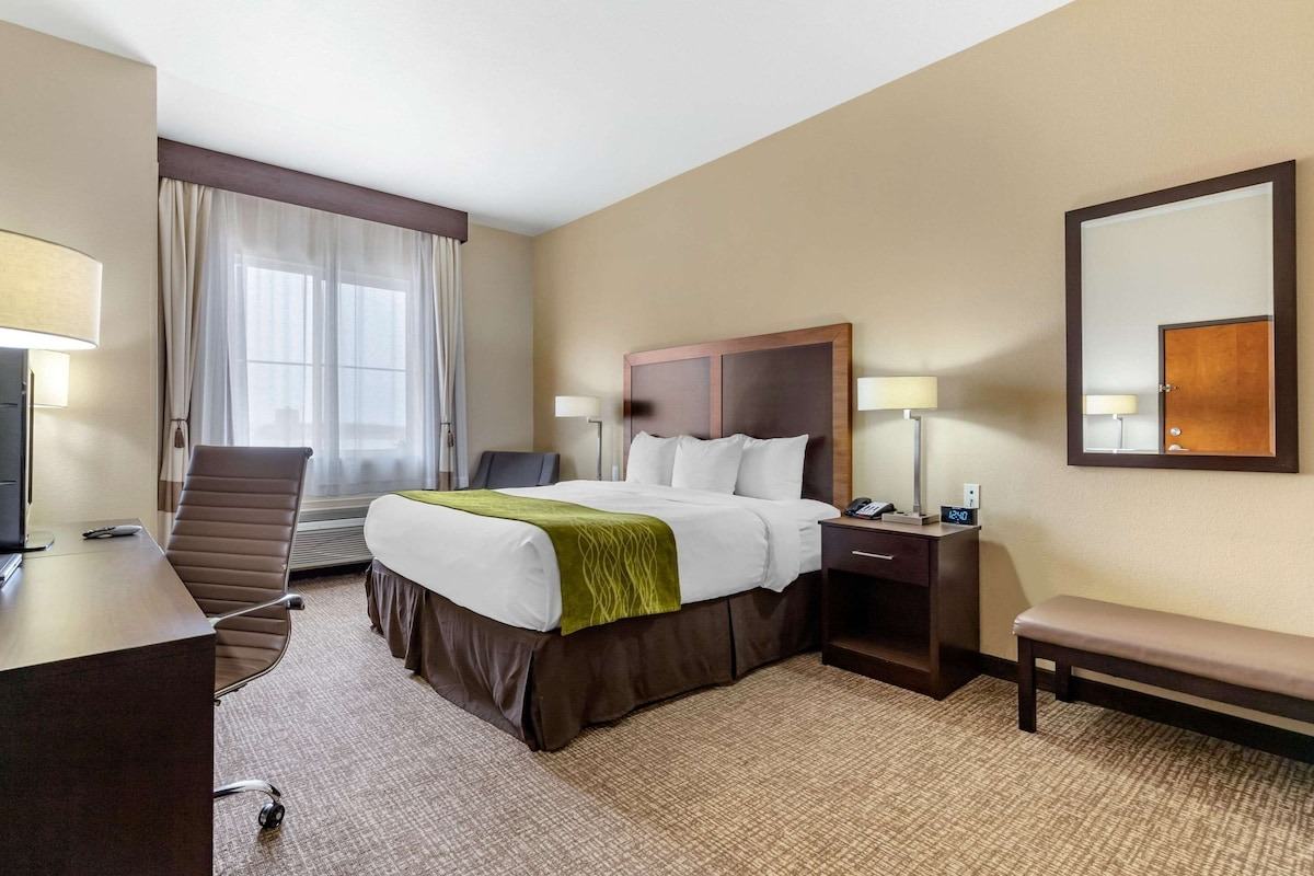 Comfort Inn & Suites Lakeside